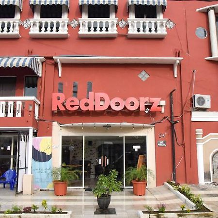 Reddoorz Near Pelabuhan Tanjung Perak 2 Surabaya Hotel Kültér fotó