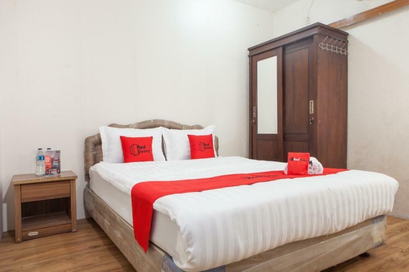 Reddoorz Near Pelabuhan Tanjung Perak 2 Surabaya Hotel Kültér fotó